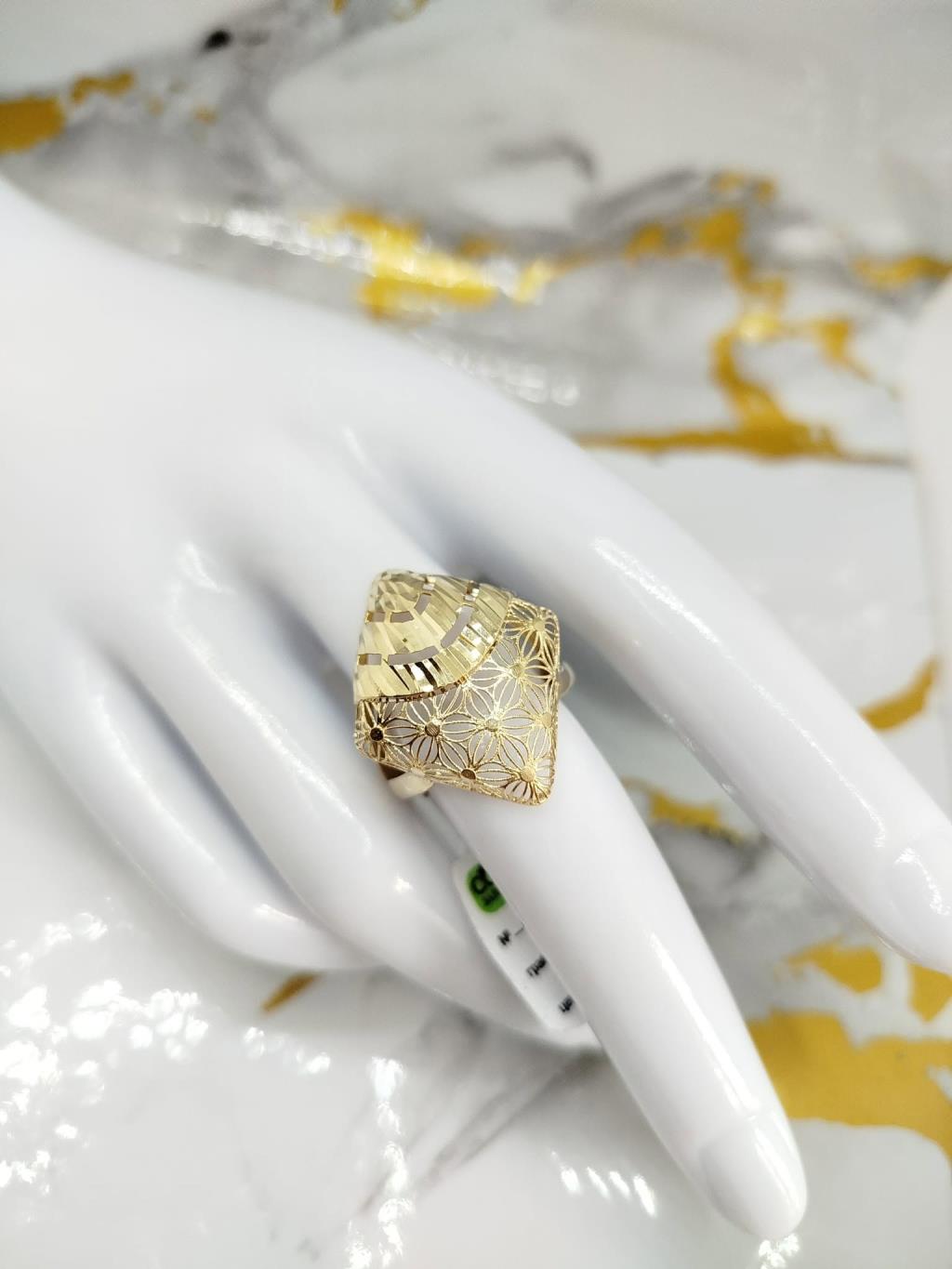 ЗЛАТЕН ПРЪСТЕН 2,6ГР/14K